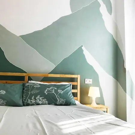 Il Mallo - מנדלו דל לאריו